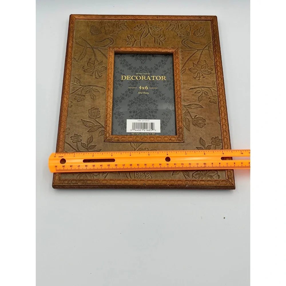 Home Trends Decorator Embossed Floral Photo‎ Frame 4x6 Brown Faux Wood Stand